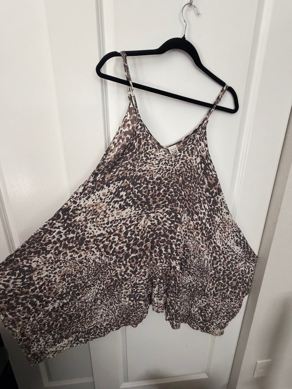 Leopard Print Handkerchief Hem Dress – Anna & Ava One Size