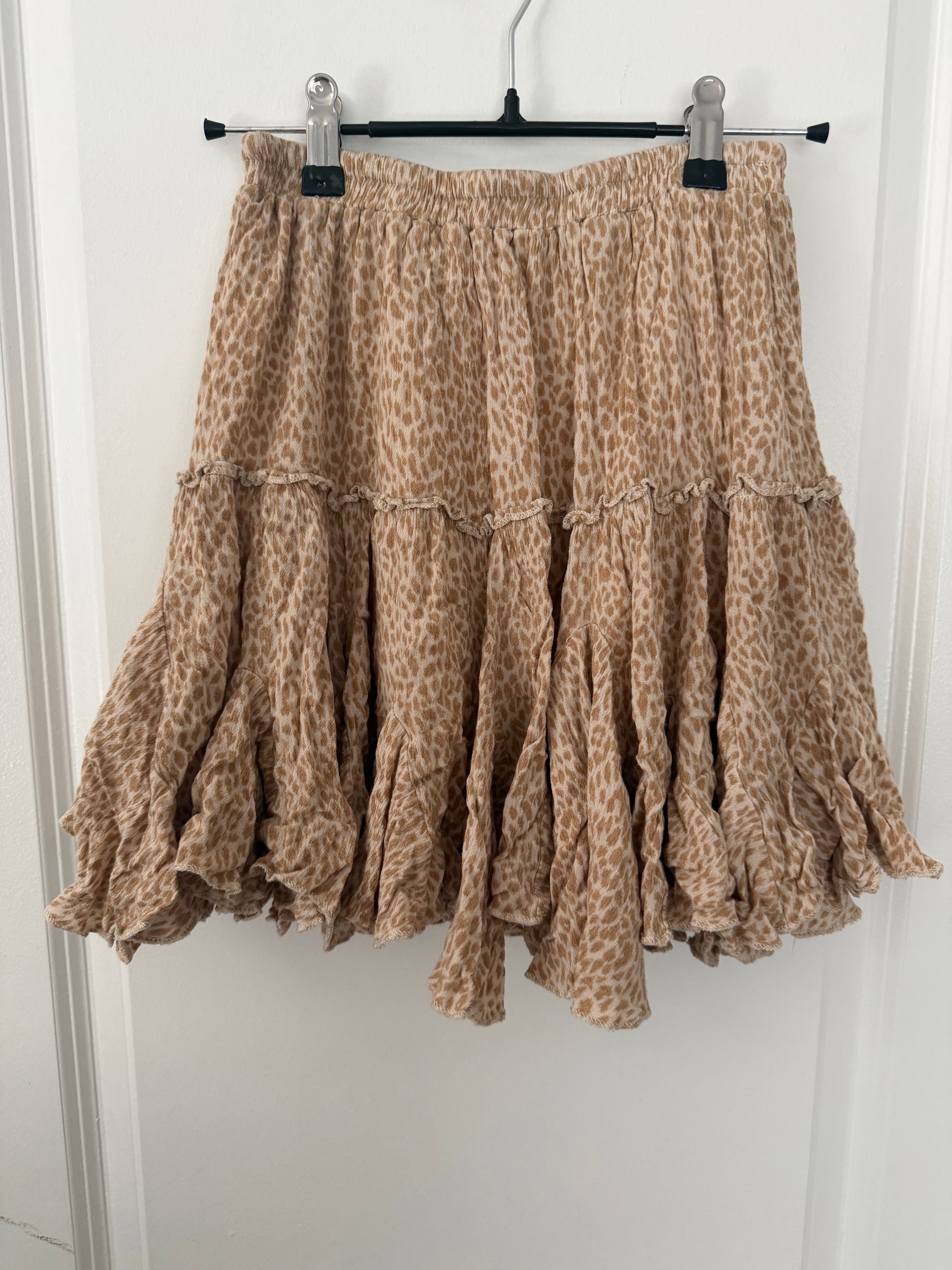 By Together Neutral Animal Print Tiered Ruffle Mini Skirt – Size S