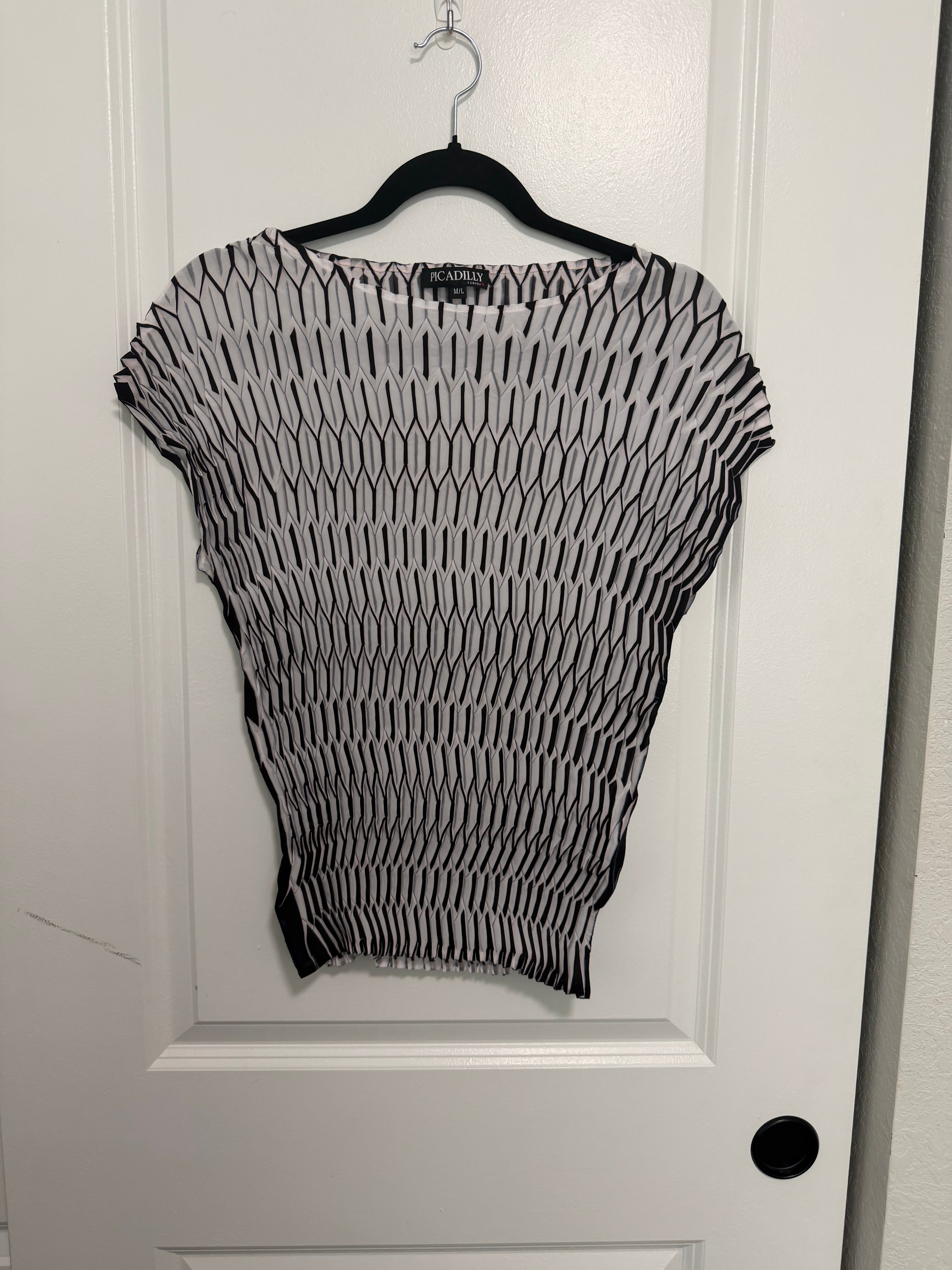 Picadilly Black & White Top- Size M/L