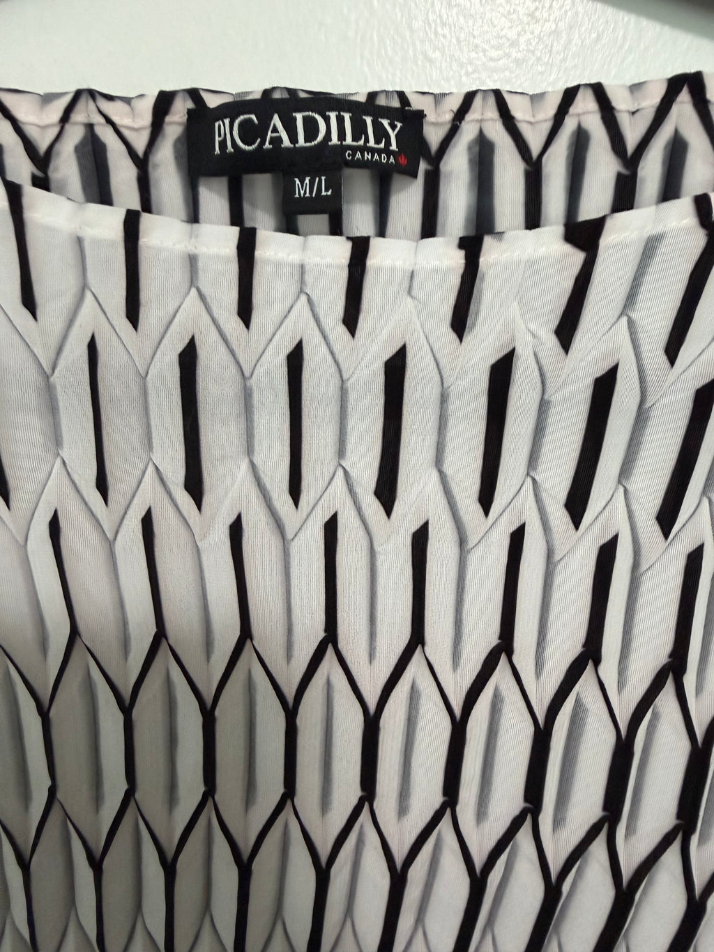 Picadilly Black & White Top- Size M/L