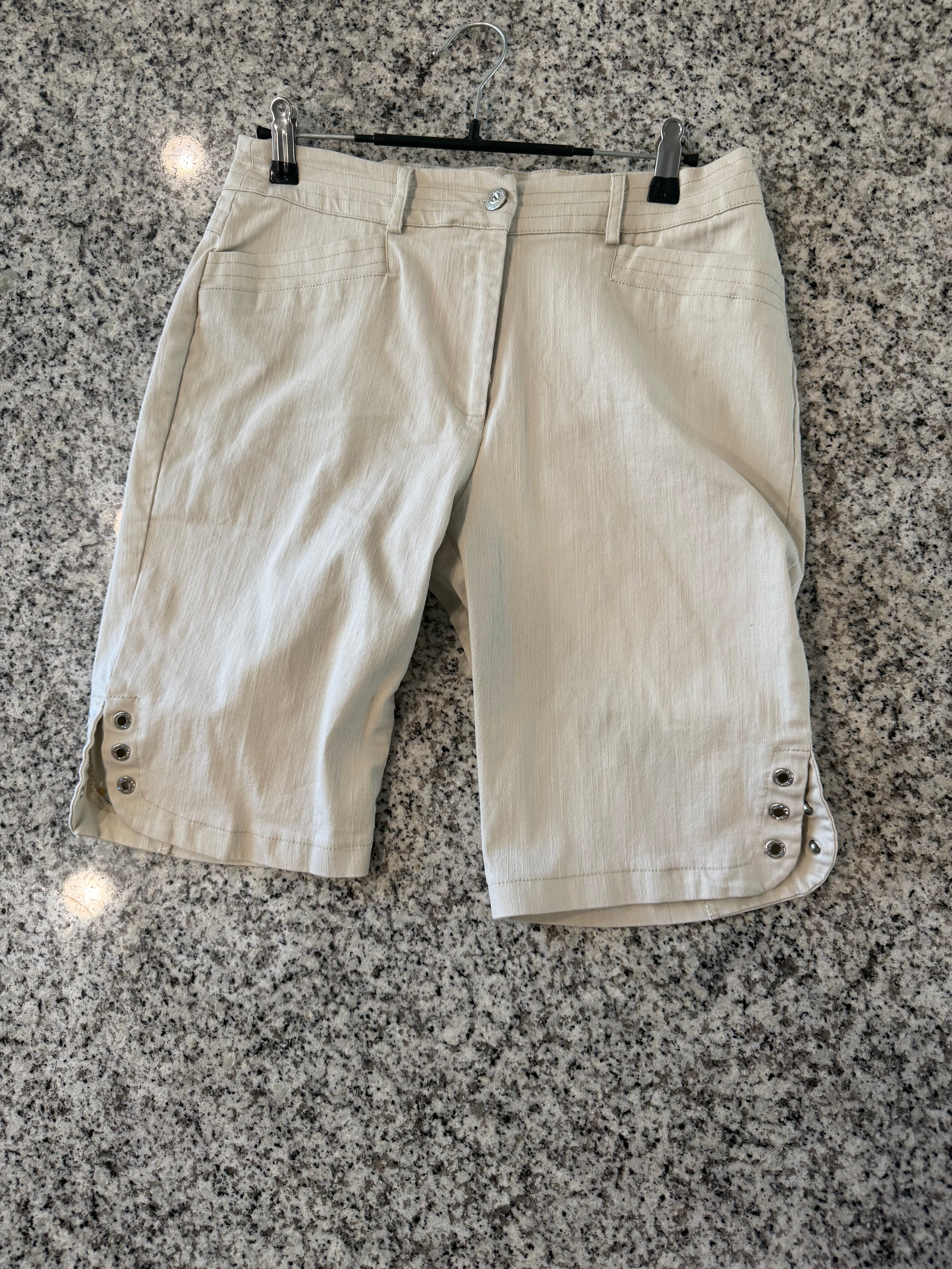 LuLu B Size 6 Y2k Style Shorts