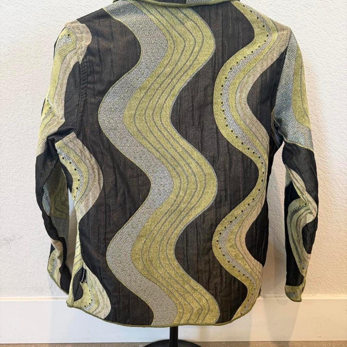 Vintage Winding River Reversible Tapestry Jacket Size Medium Green Grey and Black Wavy Pattern